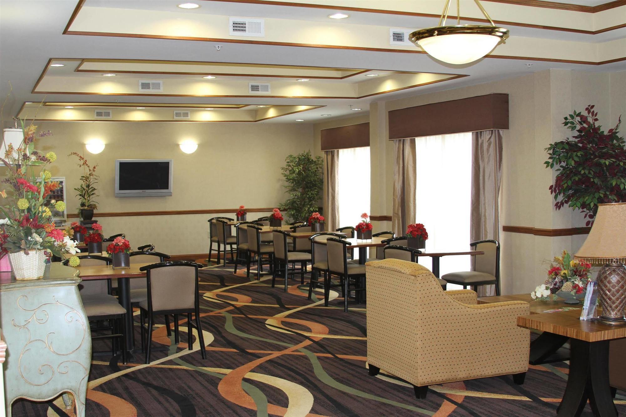 Best Western Smithfield Inn Restaurant photo